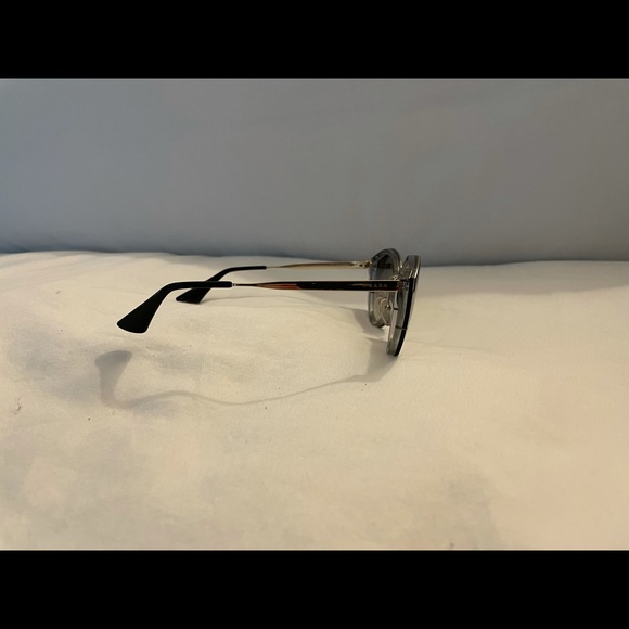 Prada sunglasses - Picture 7 of 10
